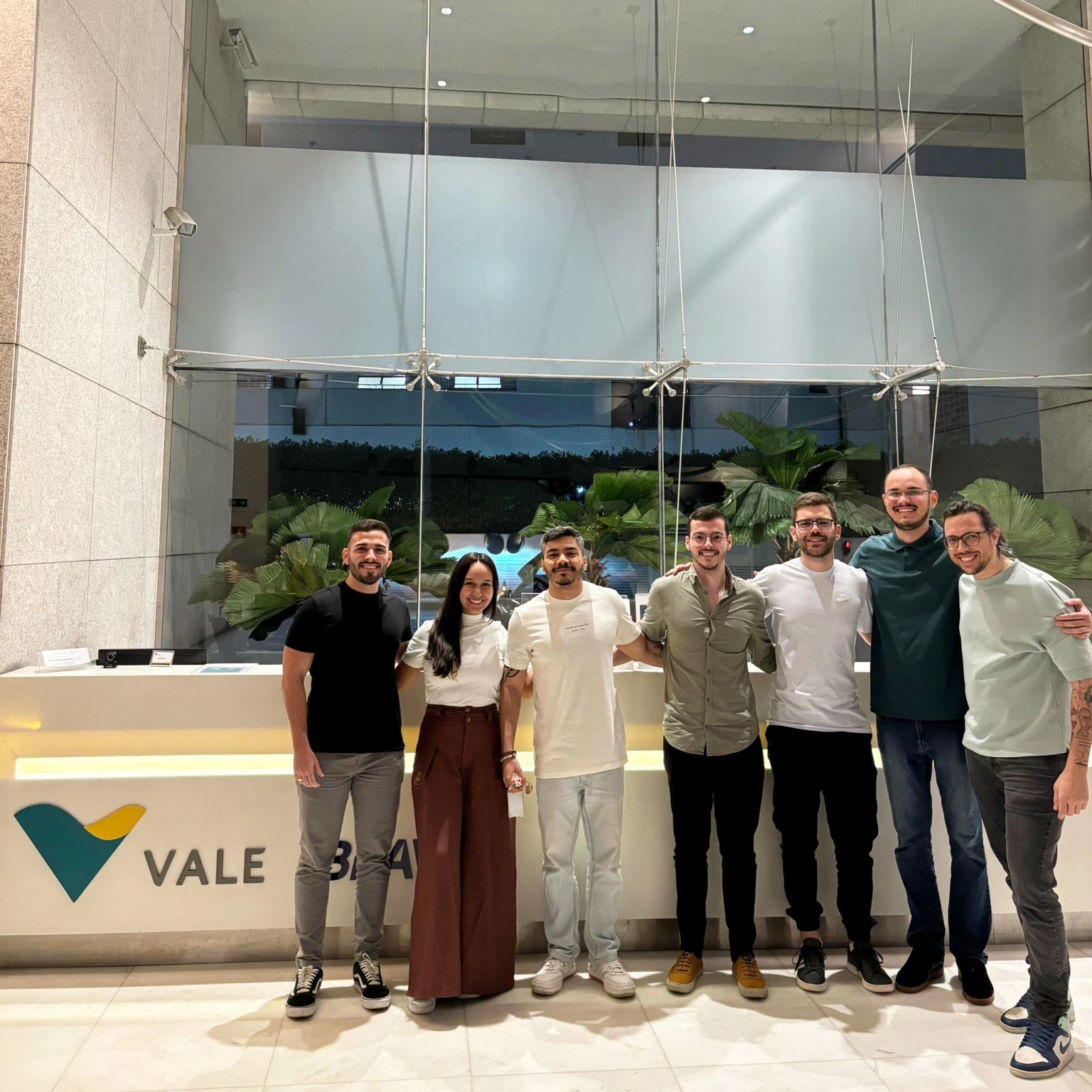 Gabriel com equipe cliente Vale